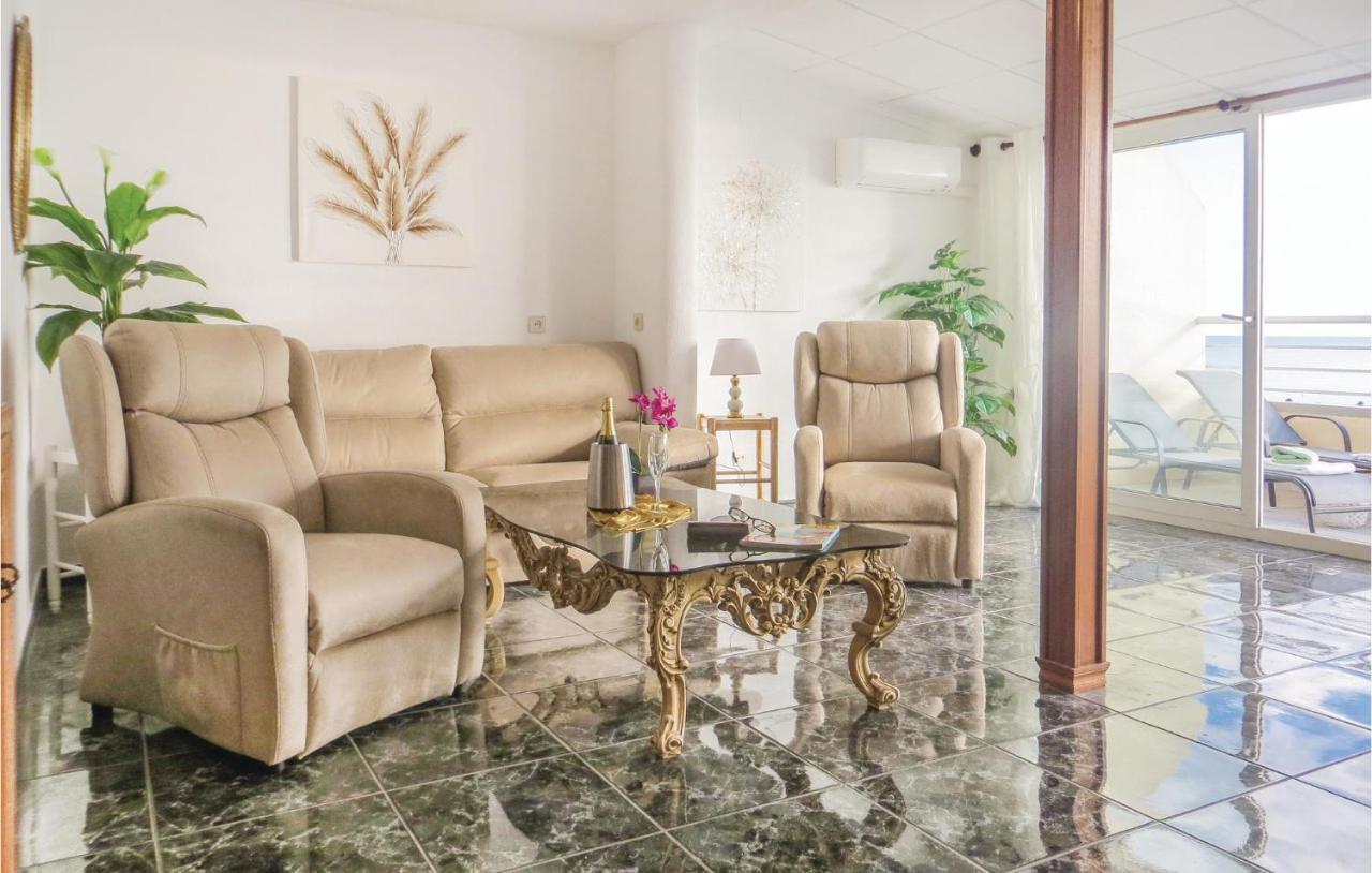 2 Bedroom Stunning Apartment In ตอร์เรเวียคา ภายนอก รูปภาพ
