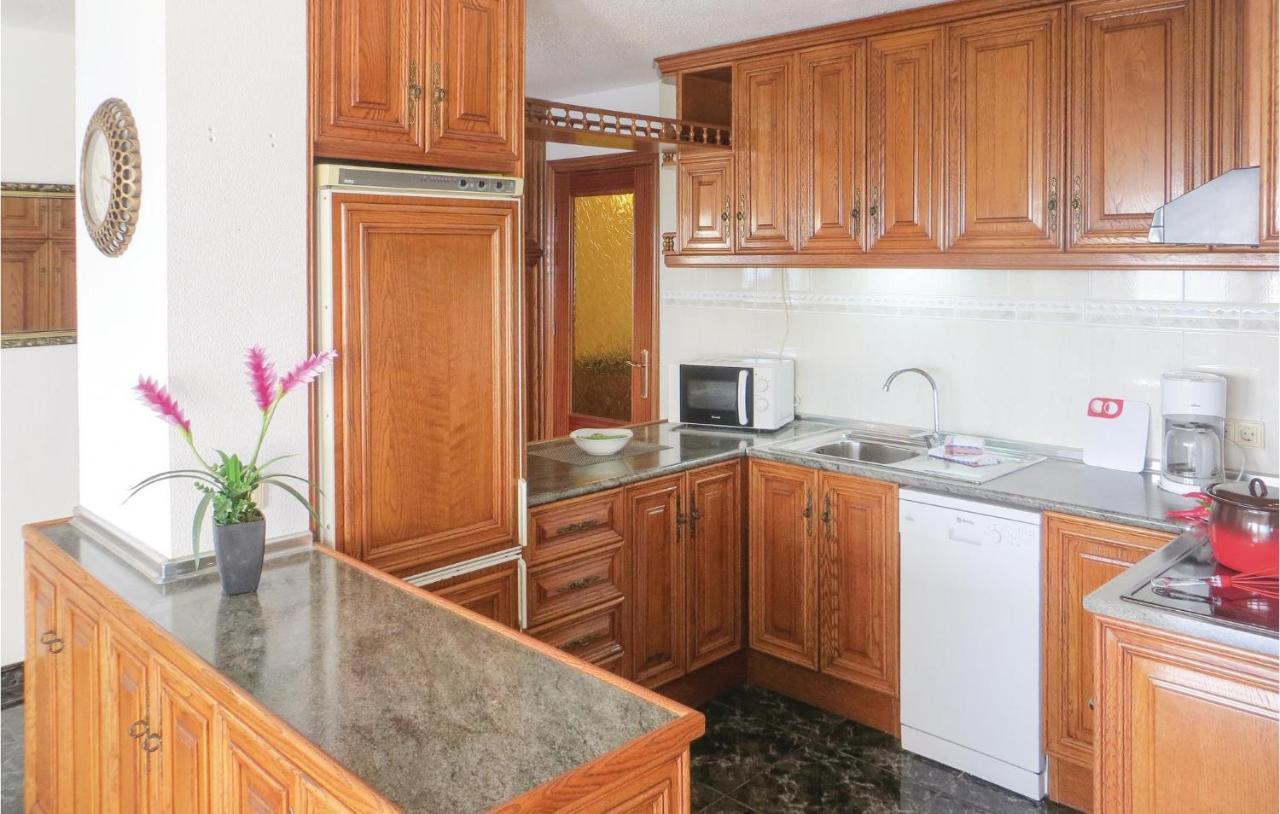 2 Bedroom Stunning Apartment In ตอร์เรเวียคา ภายนอก รูปภาพ