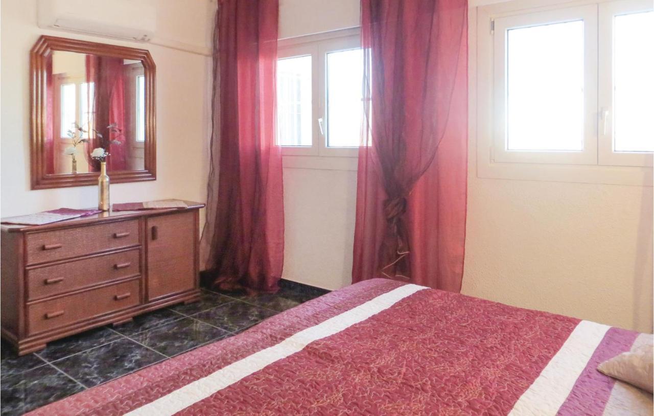 2 Bedroom Stunning Apartment In ตอร์เรเวียคา ภายนอก รูปภาพ