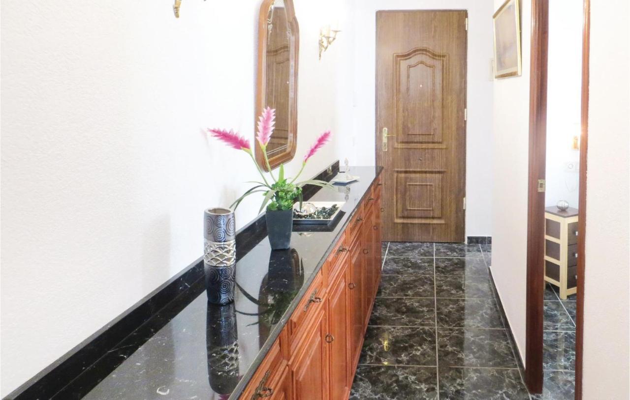 2 Bedroom Stunning Apartment In ตอร์เรเวียคา ภายนอก รูปภาพ